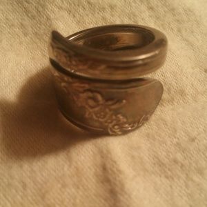 Oneida Tudor Spoon Ring - Size 8